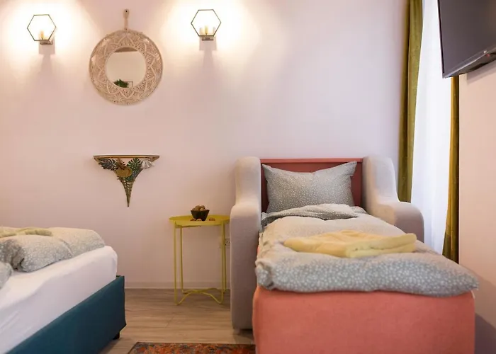 Seek And Hide - Csilla'S Tiny Hideaway